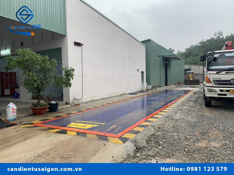 Bàn cân điện tử 60 tấn giá bao nhiêu?