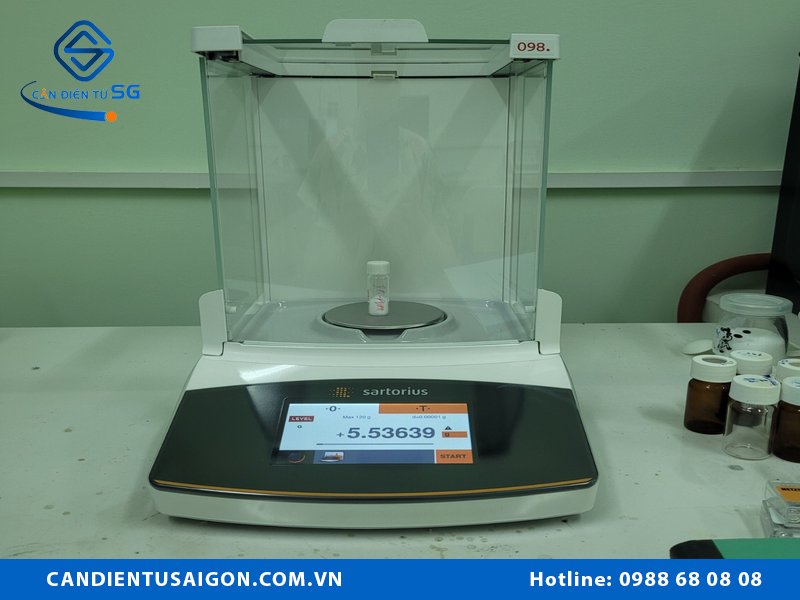 Cân phân tích 5 số lẻ